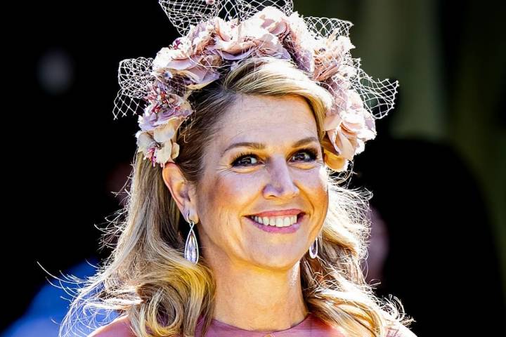 El sofisticado look de Máxima para visitar a las Hermanas Franciscanas en el Barrio del Monasterio