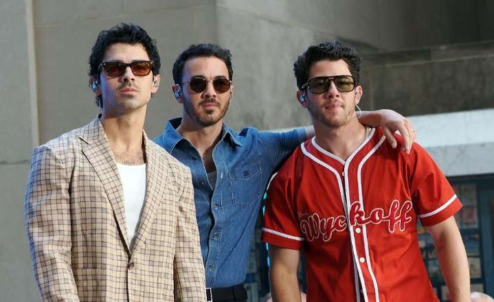 Los Jonas Brothers confirman su regreso a Camp Rock 3 17 de septiembre de 2025 | Espectáculos La película ya comenzó su producción en Vancouver y trae de regreso a los Jonas Brothers retomando sus pap