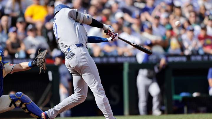 Shohei Ohtani hits his career-high 55th homer of the season to break his own Dodgers record