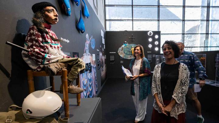 Los 15 años de "historias desde el corazón" de los Títeres sin Cabeza se recuerdan en una exposición