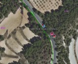 Muere el conductor de un camión hormigonera al chocar contra un pino en Moratalla