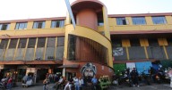 Riesgos agrietan el futuro de una plaza de mercado en Caldas: es el corazón de este municipio de 486 años