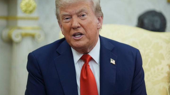 Trump dice que ataque de EEUU contra lancha hará que narcotraficantes lo piensen 2 veces