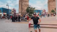 Caos en Tequila. Hombre desarma a policía y desata balacera en pleno centro; estaría presuntamente borracho