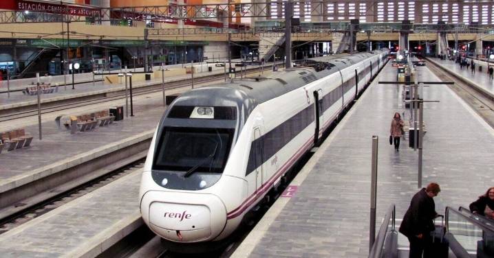 Renfe lanza billetes desde 12€ para llegar a Zaragoza estas Fiestas del Pilar: hasta 9 destinos