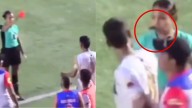 Escándalo en el fútbol colombiano; a una juez le tiraron manotazo a la cara tras expulsar a jugador