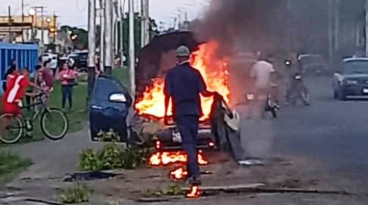 Echó candela carro de Plutarco Ramírez frente al polideportivo de Tucupita