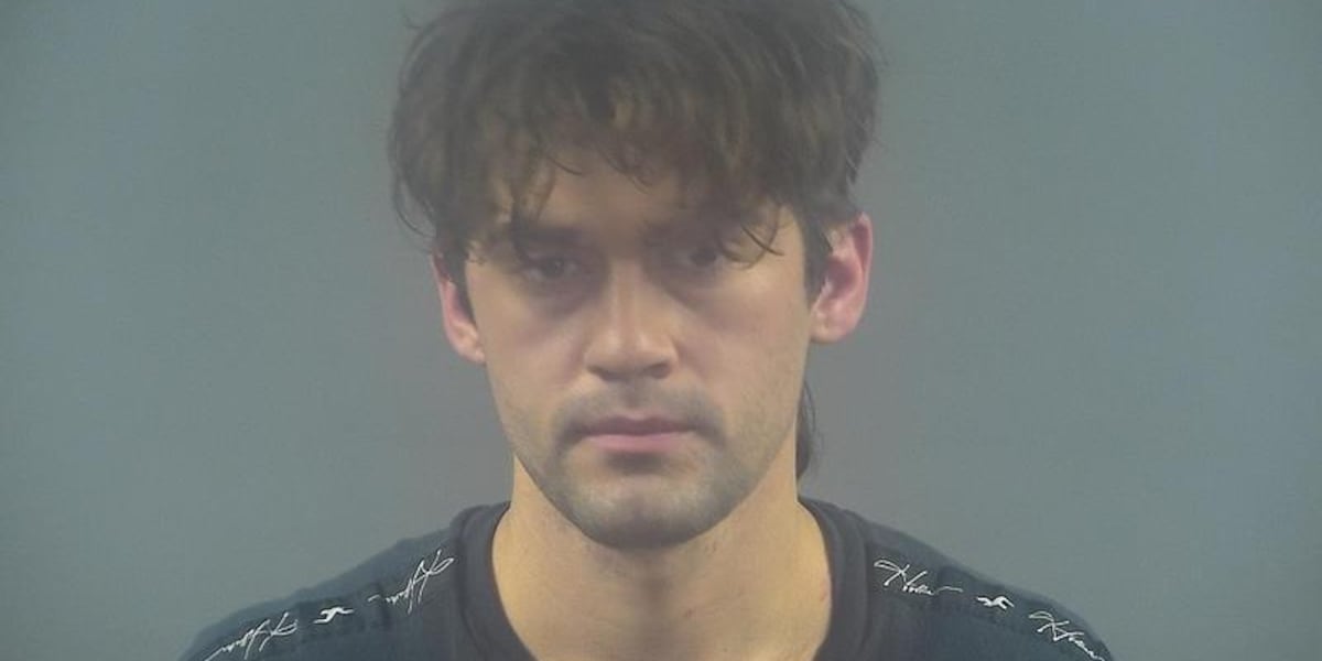 Driver faces multiple charges following Kentucky Street crash