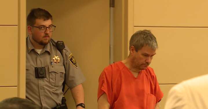 Former Leavenworth teacher pleads no contest to indecent liberties with children
