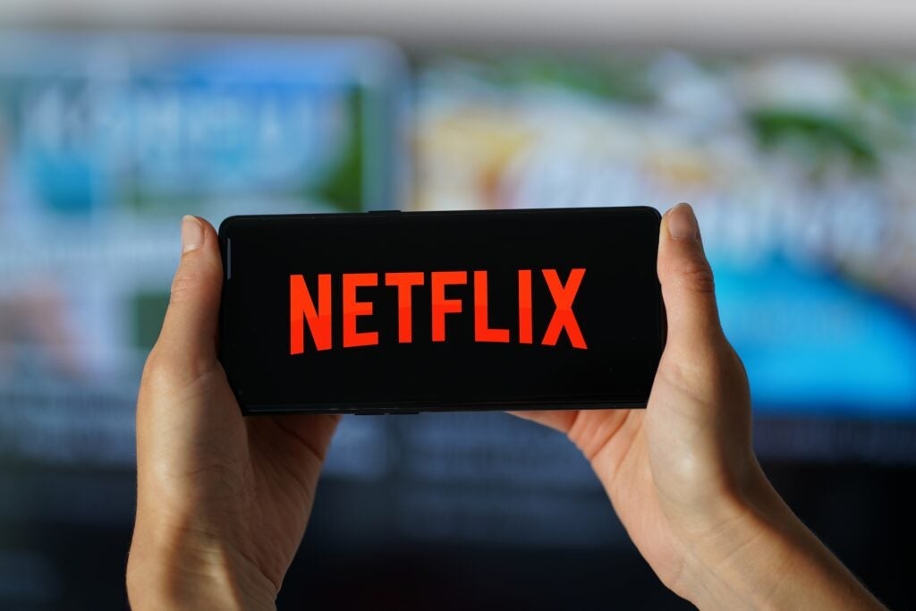 Acciones de Netflix reaccionan a anuncio de Trump sobre aranceles a películas extranjeras
