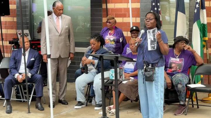 Marking National Day of Remembrance for Murdered Victims