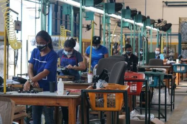 Reactivan planta de electrodomésticos con inversión nacional
