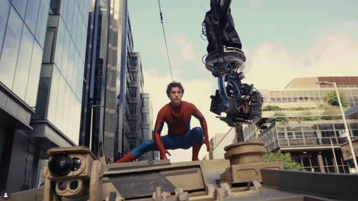 Tom Holland sufre conmoción cerebral en el set de Spider