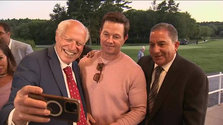 Mark Wahlberg among stars at Sharon benefit gala for children with autism