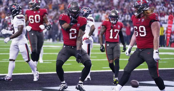 Injury-riddled Buccaneers lose two more offensive linemen