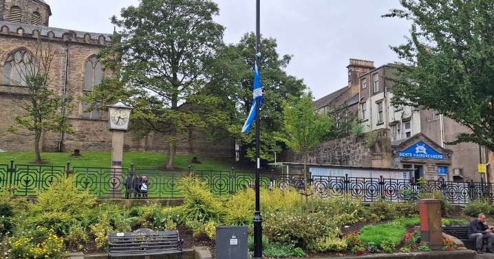 Falkirk Council staff 'intimidated' while removing flags at town centre protest