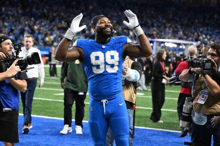 Eagles sign veteran pass rusher Za'Darius Smith
