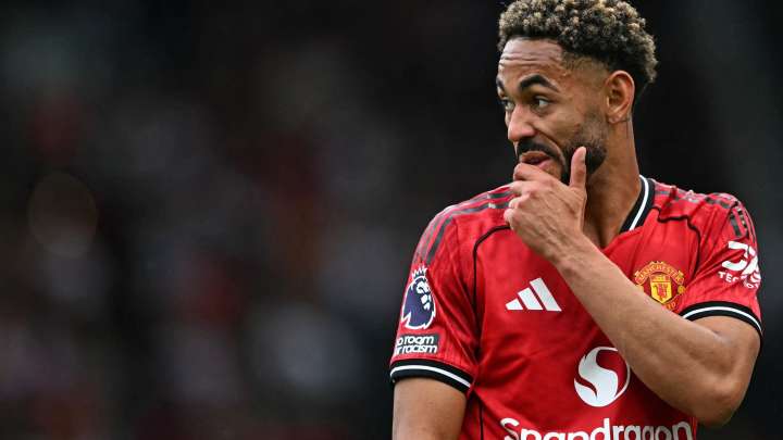 Matheus Cunha posts cryptic injury update days after he was forced off in Manchester United game