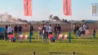 Córdoba: se estrelló un avión durante un festival aéreo y murieron dos tripulantes