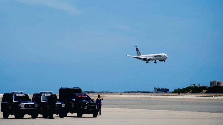 Arriba al país vuelo con 200 repatriados desde EEUU