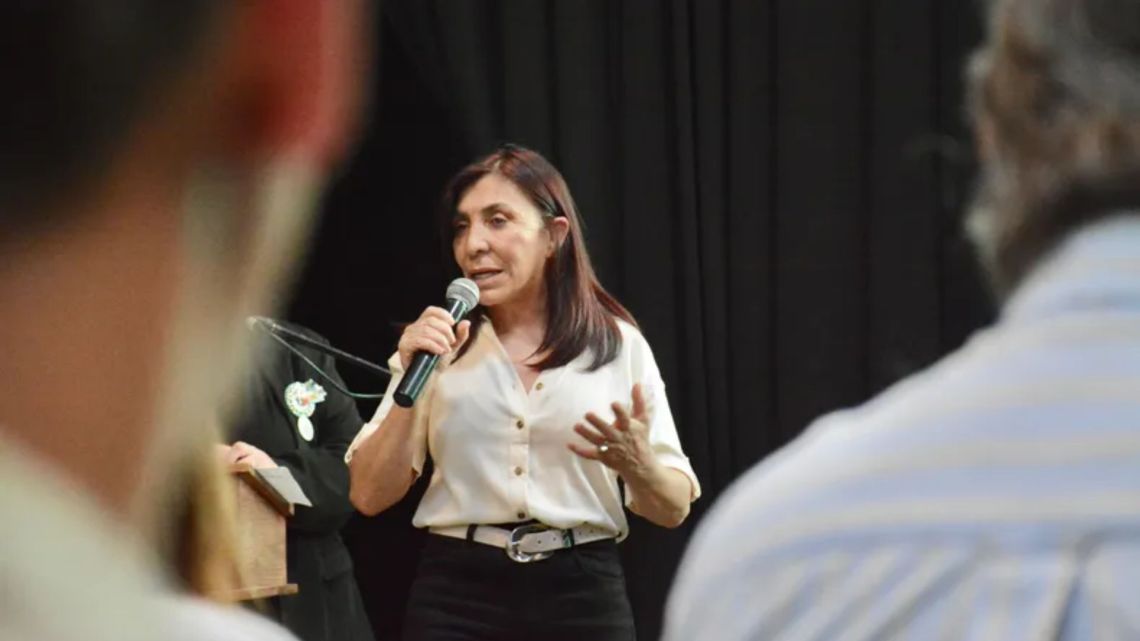 Claudia Acosta: “Como buena intendenta mujer, gasto e invierto para que venga el privado”