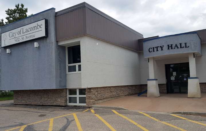 Lacombe to unveil new Indigenous mural at City Hall