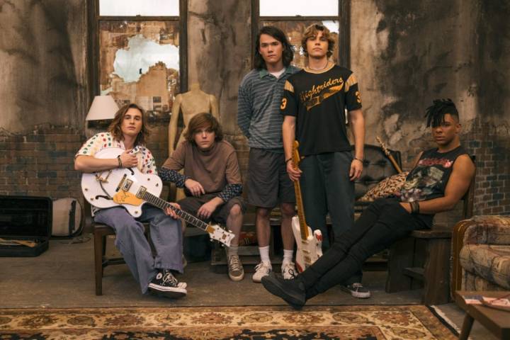 ‘The Runarounds’ band together through acting