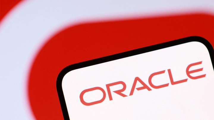 Oracle announces leadership shakeup, with two insiders as new co