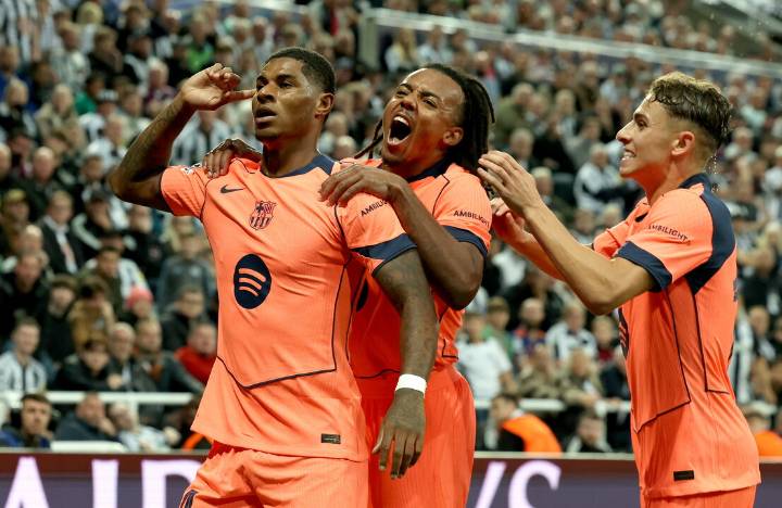 Un doblete de Rashford da el triunfo al Barcelona en Newcastle