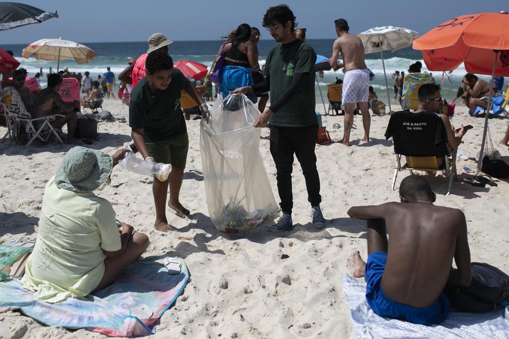 Copacabana Beach takes center stage on World Cleanup Day