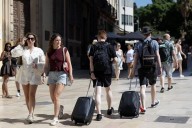 España registra récord de turistas hasta julio, 55,5 millones, y su gasto está en máximos