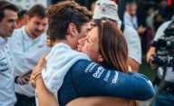 La madre de Franco Colapinto fue a votar tras el GP de Italia en moto y con un curioso casco