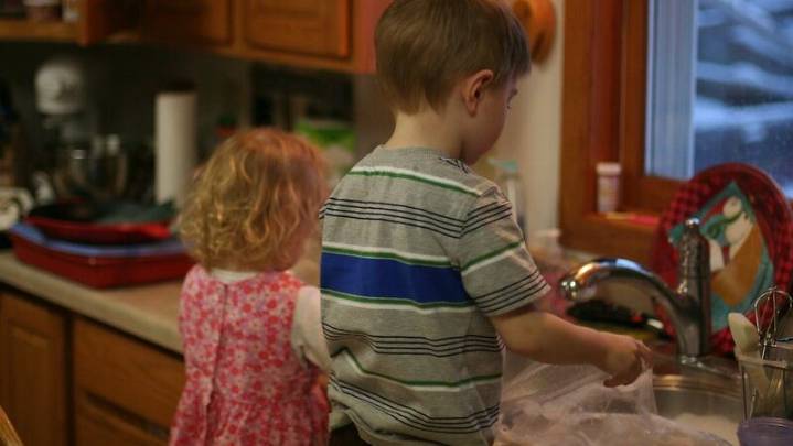 Amana Releases New 'Throwback' Dishwasher