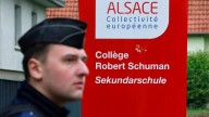 El adolescente que apuñaló a su profesora en Francia: fascinado por Hitler y maltratado por su familia de acogida