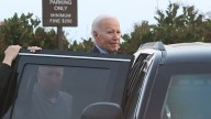 Operan a Biden para extirpar lesiones de cáncer en la piel
