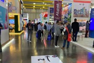 “Despluman” a alcalde de Juxtlahuaca en expo de Puebla