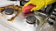 Adiós a la grasa pegada: dejá las hornallas de tu cocina como nuevas con este truco de limpieza sin esfuerzo