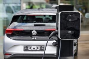 Carmakers to push EU for 2035 combustion