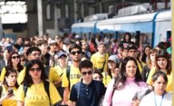 VIDEO.- Marcha federal: en micros, tren y autos, La Plata se moviliza al Congreso contra el veto de Milei