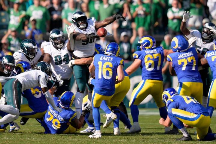 Rams waste second-half lead, last-second field goal blocked in loss to Eagles