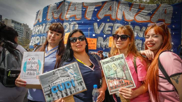 Fernando Espinoza instó a defender el derecho a la educación de los jóvenes