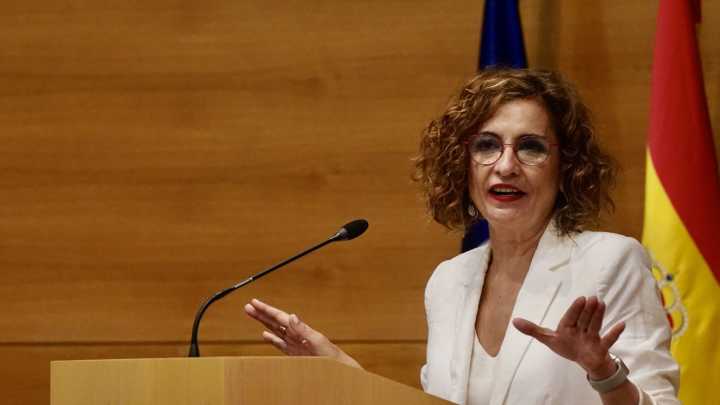 Hacienda empieza a vigilar más de un millón de tarjetas de usuarios de estos bancos: en la última declaración enviaron requerimientos de información