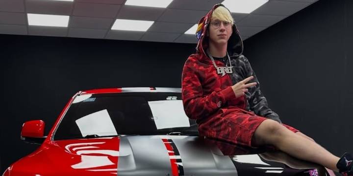 El streamer Brunenger se accidentó en la Autopista Panamericana: dos heridos y la palabra de Coscu
