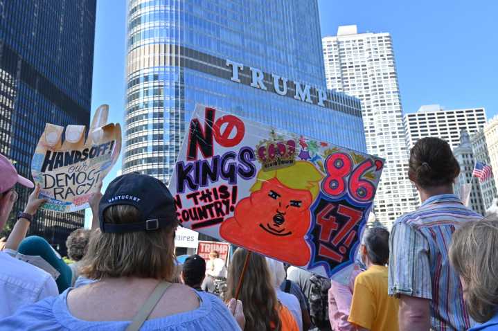 Masivas protestas laborales contra Trump en EE.UU. por políticas que favorecen a ricos