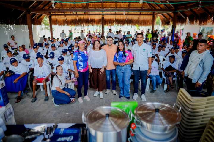 Gobernador Arana lleva dotación a Villanueva, Soplaviento y Mahates