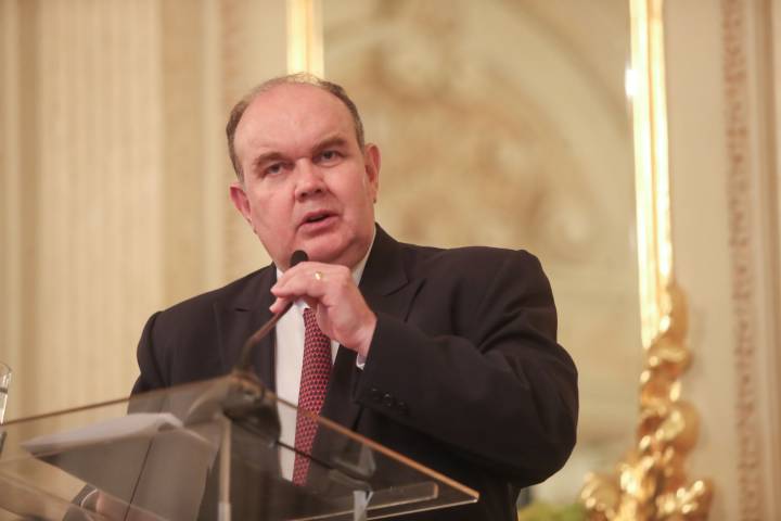 López Aliaga denuncia maniobra diplomática en el Vaticano para marginarlo del Papa León XIV