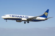 Ryanair recorta un millón de plazas en España y cierra operaciones en cuatro aeropuertos por su conflicto con AENA