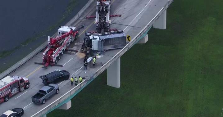 Miami Lakes man dead after dump truck rollover crash on Florida's Turnpike, FHP says