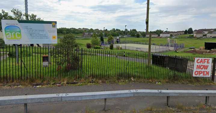 Glasgow community centre closed as kids lob 'fireworks at passing cars'