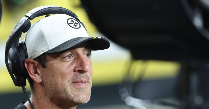 Saturday Night Open Thread: Live and Jets Die